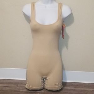 Smooth bodysuit shaper seamless